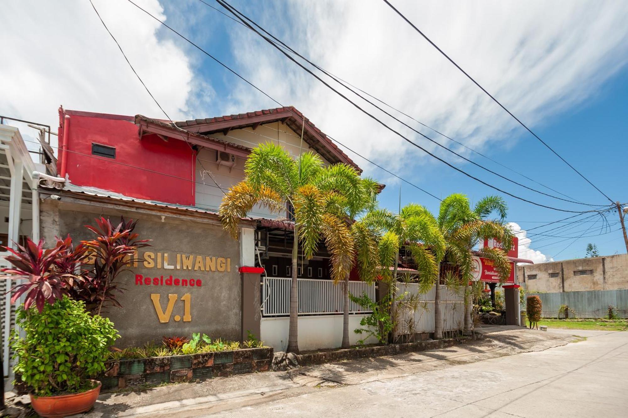 Reddoorz Syariah At Bumi Siliwangi Residence Padang エクステリア 写真